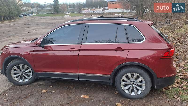 Внедорожник / Кроссовер Volkswagen Tiguan 2016 в Львове