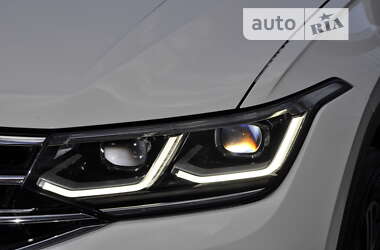 Внедорожник / Кроссовер Volkswagen Tiguan 2022 в 
