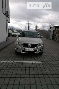 Внедорожник / Кроссовер Volkswagen Tiguan 2010 в Львове