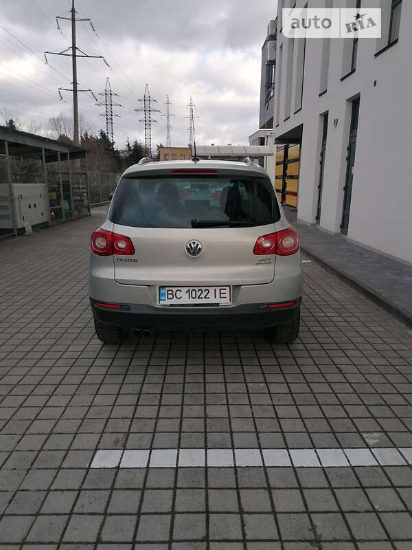 Внедорожник / Кроссовер Volkswagen Tiguan 2010 в Львове