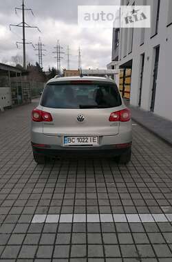 Внедорожник / Кроссовер Volkswagen Tiguan 2010 в Львове