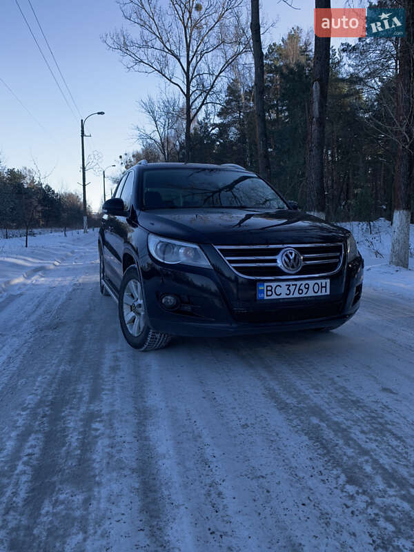 Внедорожник / Кроссовер Volkswagen Tiguan 2008 в Сосновке