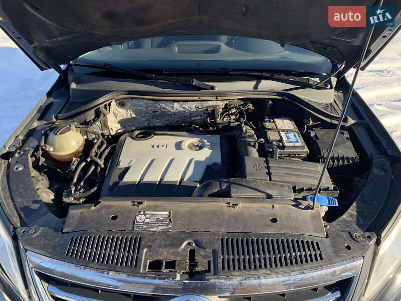 Внедорожник / Кроссовер Volkswagen Tiguan 2008 в Сосновке