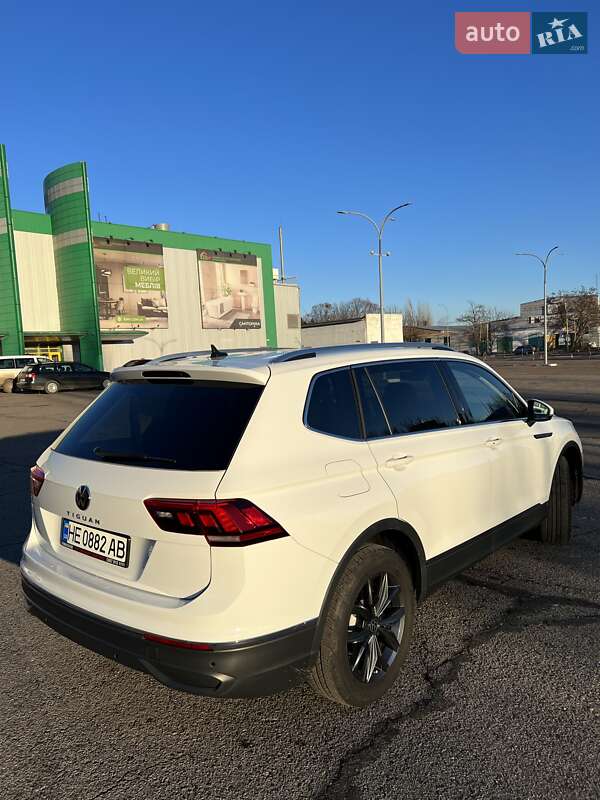 Внедорожник / Кроссовер Volkswagen Tiguan 2022 в Николаеве