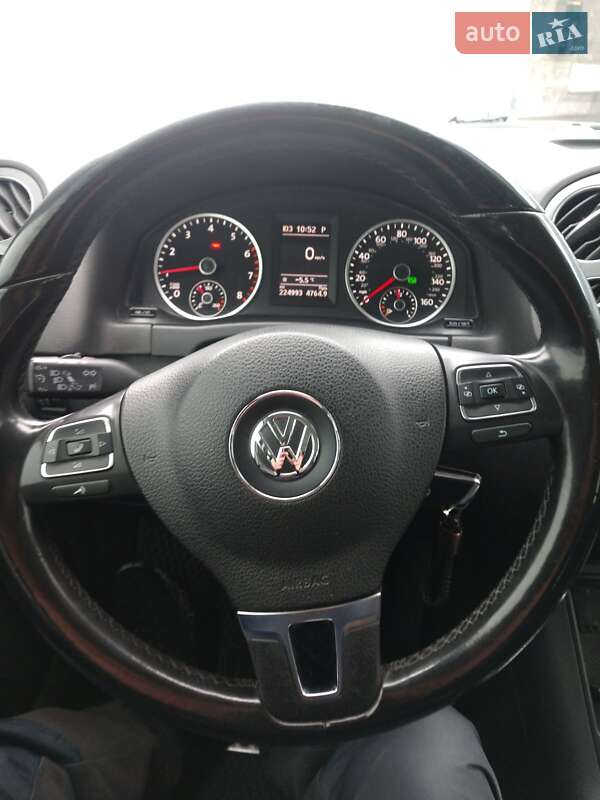 Внедорожник / Кроссовер Volkswagen Tiguan 2015 в Харькове