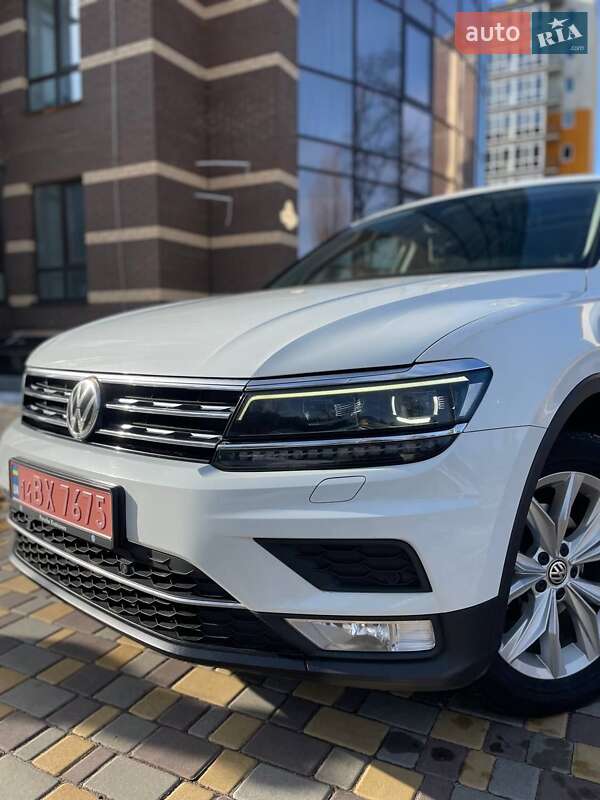 Внедорожник / Кроссовер Volkswagen Tiguan 2016 в Чернигове