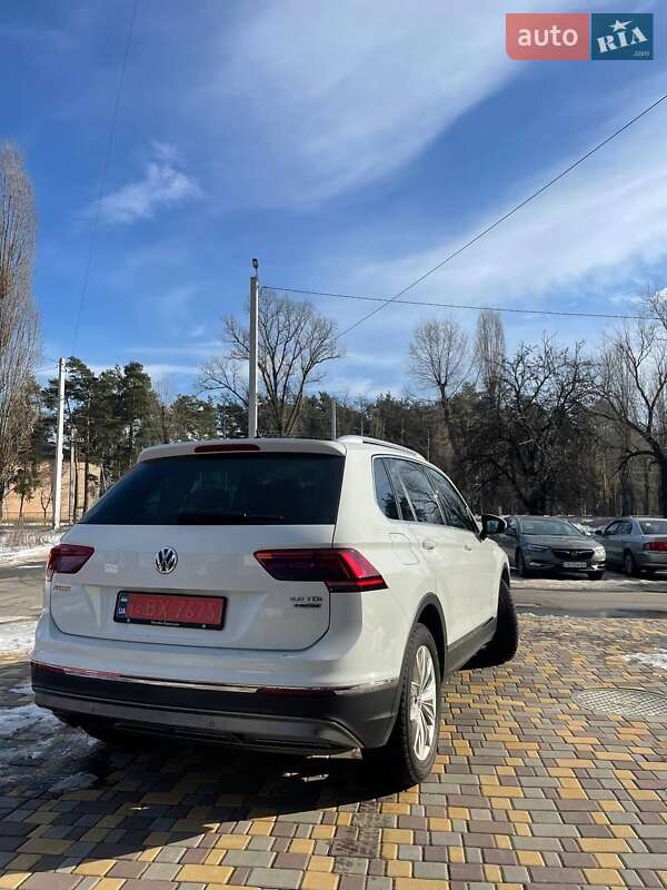 Внедорожник / Кроссовер Volkswagen Tiguan 2016 в Чернигове