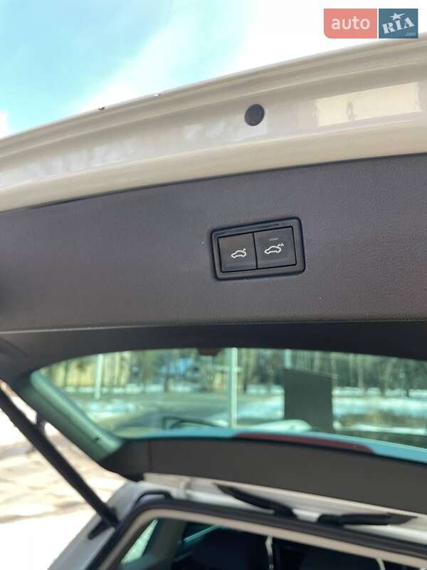 Внедорожник / Кроссовер Volkswagen Tiguan 2016 в Чернигове