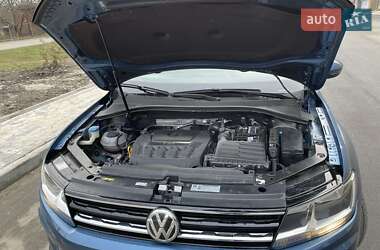 Внедорожник / Кроссовер Volkswagen Tiguan 2019 в 