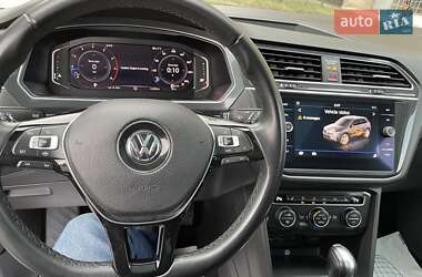 Внедорожник / Кроссовер Volkswagen Tiguan 2019 в 