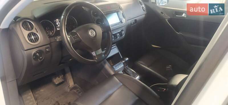 Внедорожник / Кроссовер Volkswagen Tiguan 2010 в Киеве