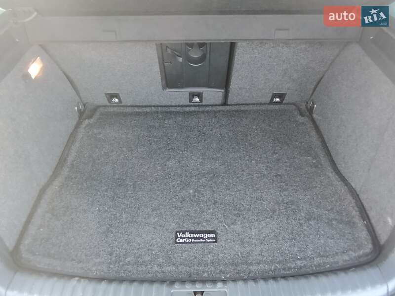 Внедорожник / Кроссовер Volkswagen Tiguan 2016 в Николаеве