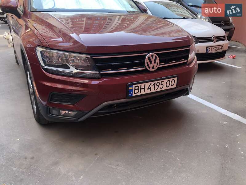 Внедорожник / Кроссовер Volkswagen Tiguan 2017 в Одессе