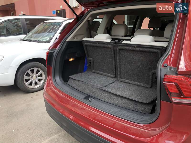 Внедорожник / Кроссовер Volkswagen Tiguan 2017 в Одессе