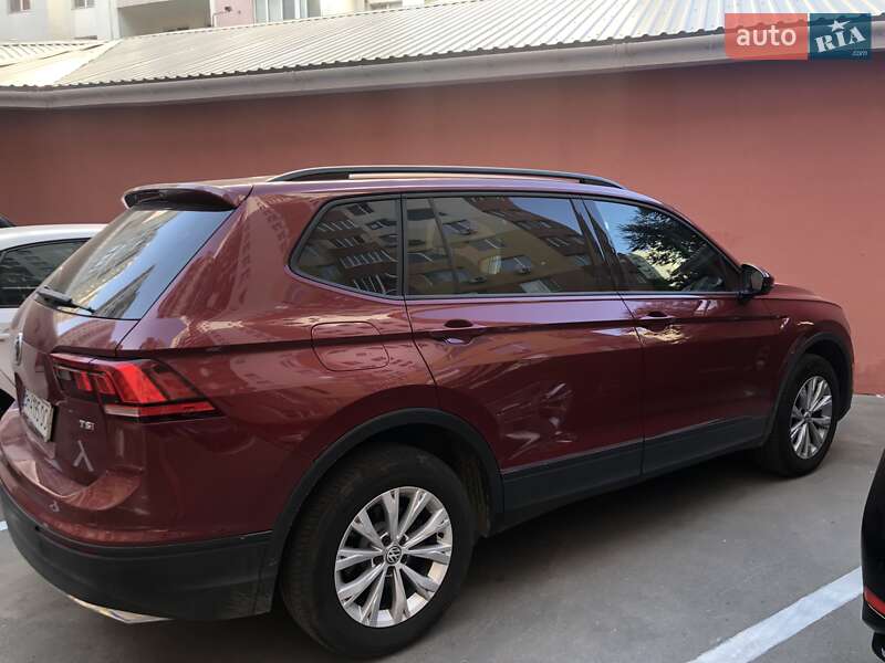 Внедорожник / Кроссовер Volkswagen Tiguan 2017 в Одессе