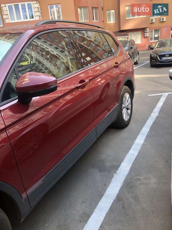 Внедорожник / Кроссовер Volkswagen Tiguan 2017 в Одессе