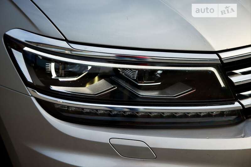Внедорожник / Кроссовер Volkswagen Tiguan 2017 в Николаеве