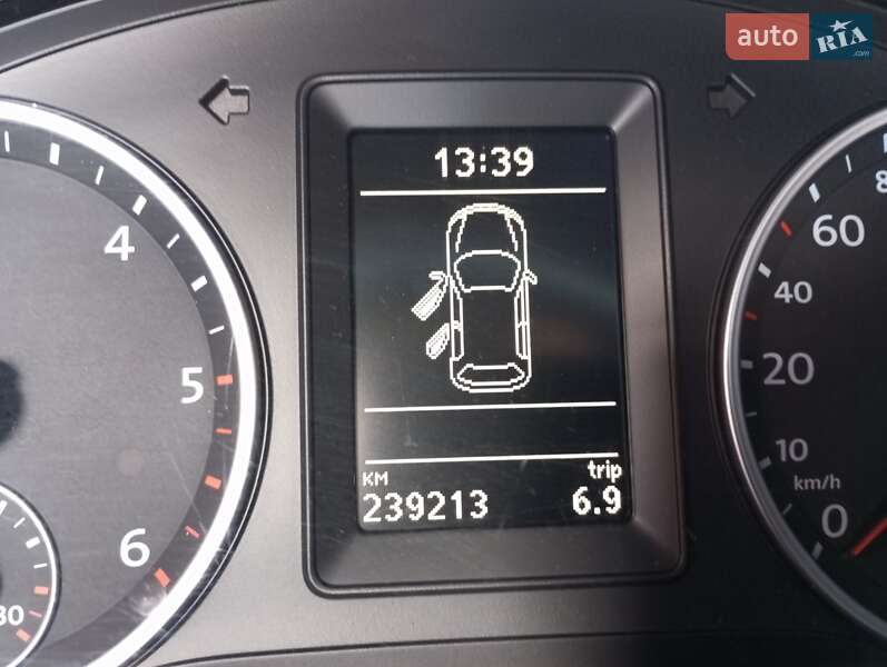 Внедорожник / Кроссовер Volkswagen Tiguan 2011 в Хусте