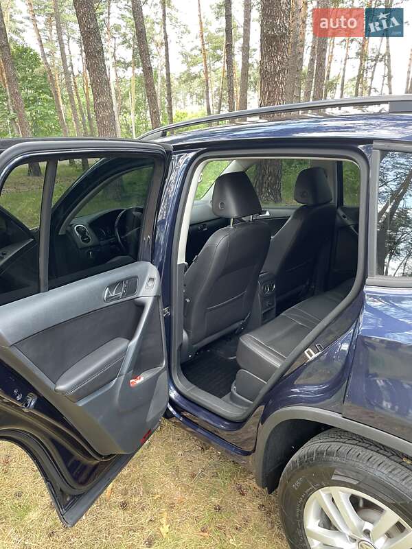 Внедорожник / Кроссовер Volkswagen Tiguan 2016 в Житомире