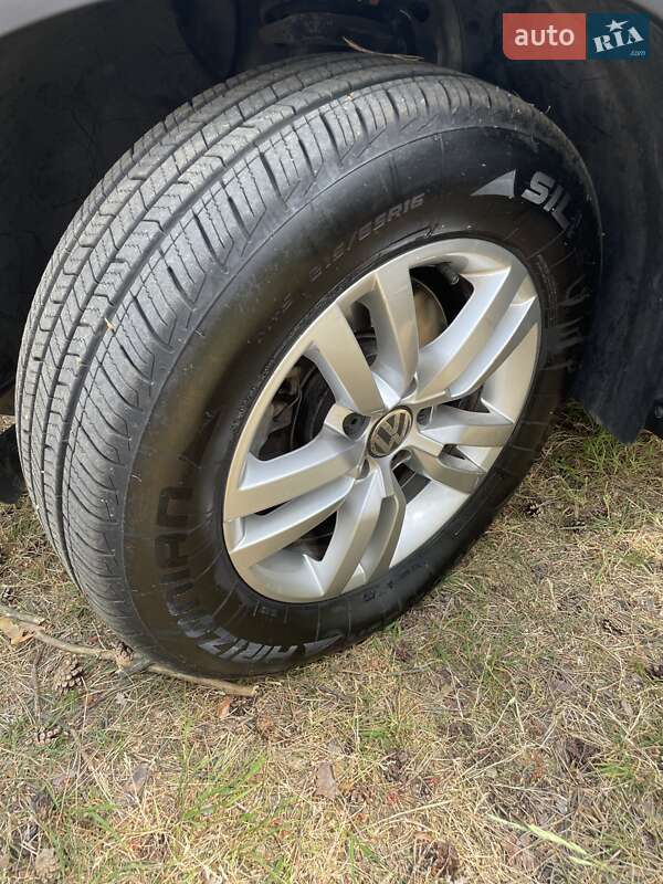 Внедорожник / Кроссовер Volkswagen Tiguan 2016 в Житомире