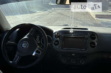 Внедорожник / Кроссовер Volkswagen Tiguan 2013 в Ромнах