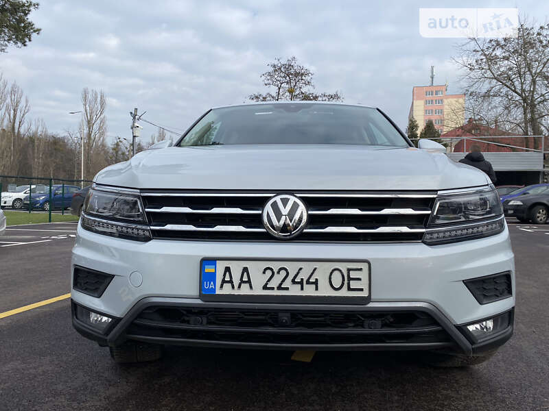 Внедорожник / Кроссовер Volkswagen Tiguan 2017 в Киеве