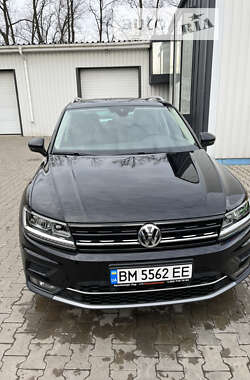 Внедорожник / Кроссовер Volkswagen Tiguan 2017 в Сумах