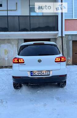 Внедорожник / Кроссовер Volkswagen Tiguan 2015 в Нетешине