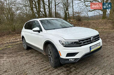 Внедорожник / Кроссовер Volkswagen Tiguan 2017 в Луцке