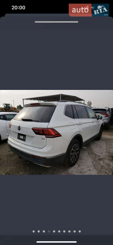 Внедорожник / Кроссовер Volkswagen Tiguan 2017 в Луцке