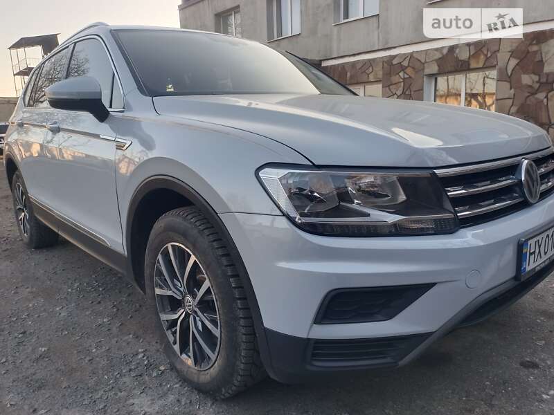 Внедорожник / Кроссовер Volkswagen Tiguan 2018 в Хмельницком