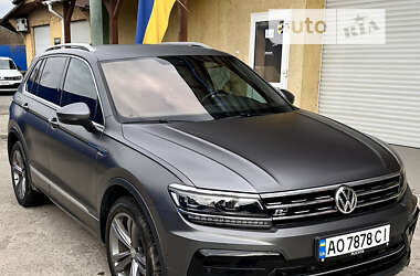 Внедорожник / Кроссовер Volkswagen Tiguan 2017 в Ужгороде