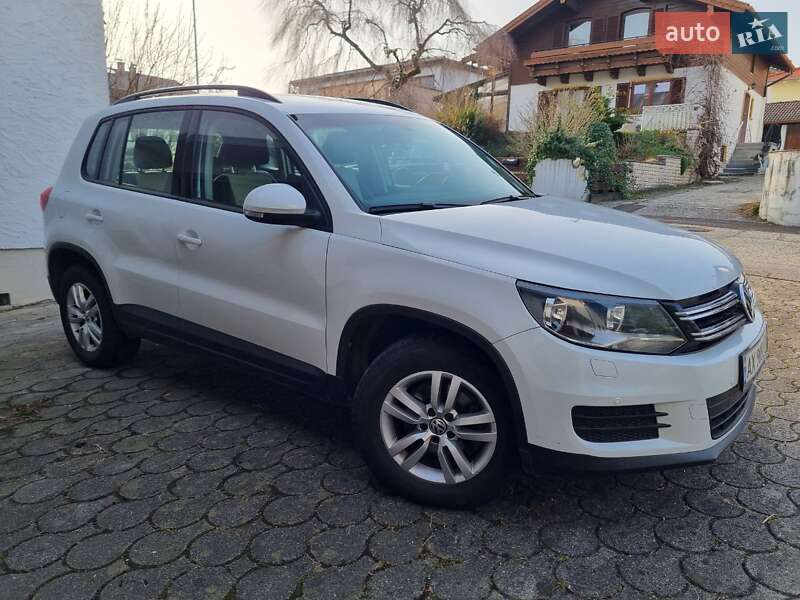 Внедорожник / Кроссовер Volkswagen Tiguan 2017 в Львове