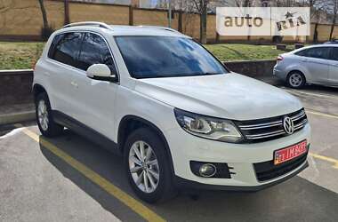 Позашляховик / Кросовер Volkswagen Tiguan 2014 в Києві