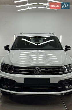 Внедорожник / Кроссовер Volkswagen Tiguan 2020 в 