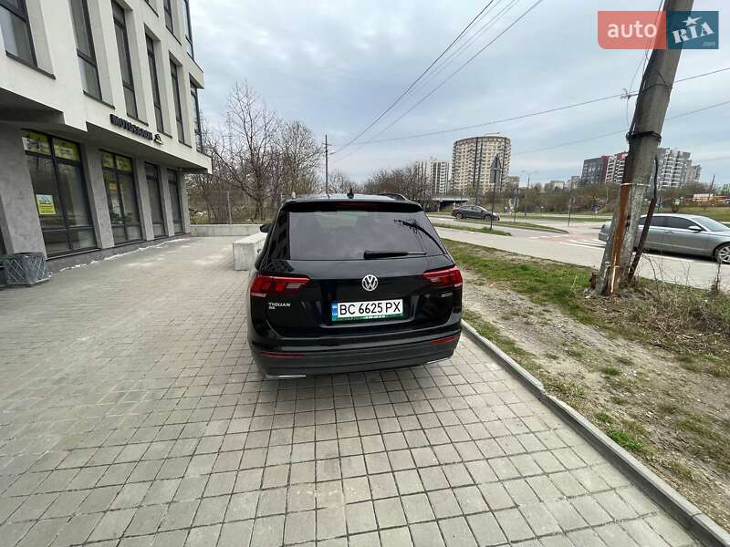 Внедорожник / Кроссовер Volkswagen Tiguan 2018 в Львове