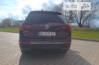 Внедорожник / Кроссовер Volkswagen Tiguan 2019 в Лановцах