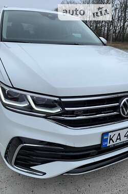 Внедорожник / Кроссовер Volkswagen Tiguan 2021 в Киеве