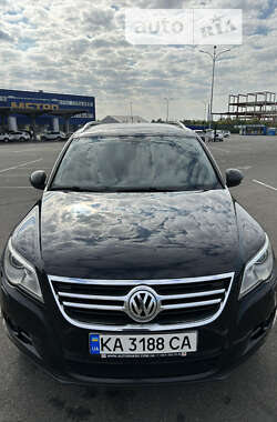 Внедорожник / Кроссовер Volkswagen Tiguan 2009 в Киеве