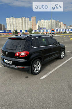 Позашляховик / Кросовер Volkswagen Tiguan 2009 в Києві