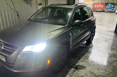 Позашляховик / Кросовер Volkswagen Tiguan 2010 в Львові