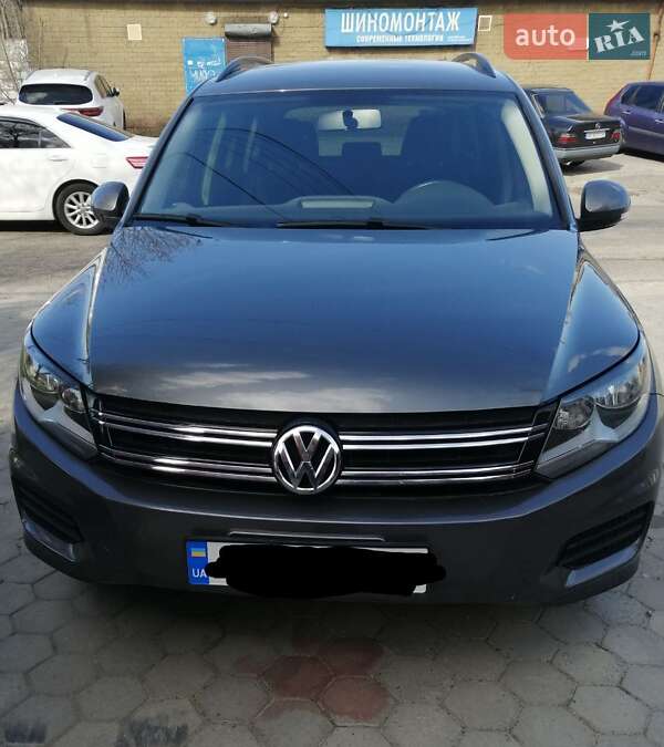 Внедорожник / Кроссовер Volkswagen Tiguan 2015 в Днепре