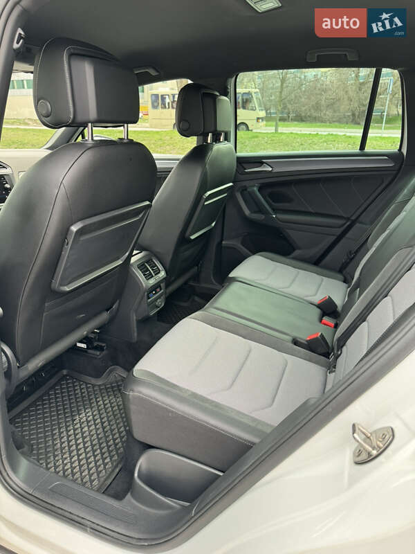 Внедорожник / Кроссовер Volkswagen Tiguan 2017 в Каменском