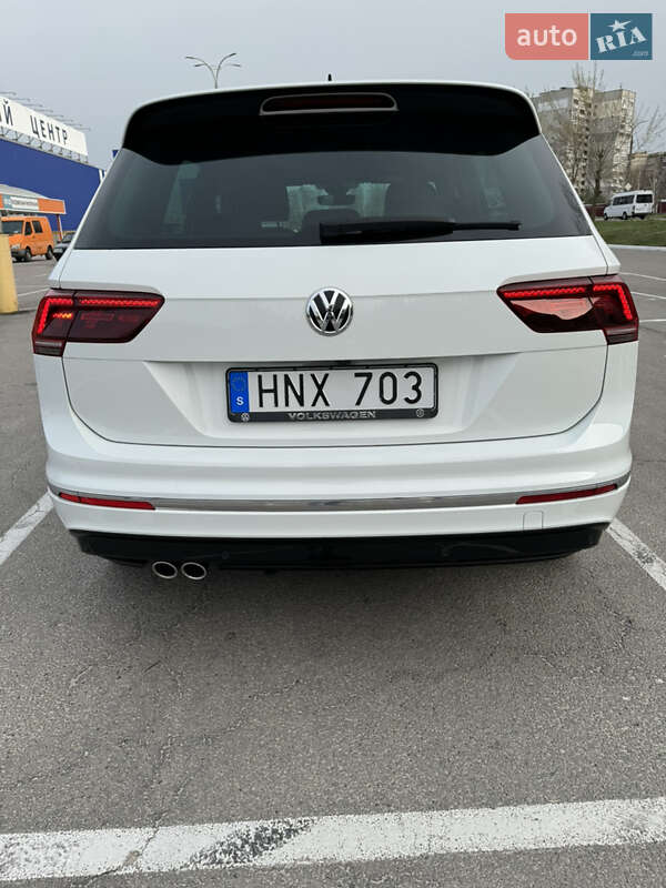 Внедорожник / Кроссовер Volkswagen Tiguan 2017 в Каменском