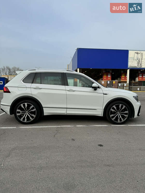 Внедорожник / Кроссовер Volkswagen Tiguan 2017 в Каменском