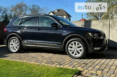 Внедорожник / Кроссовер Volkswagen Tiguan 2016 в 