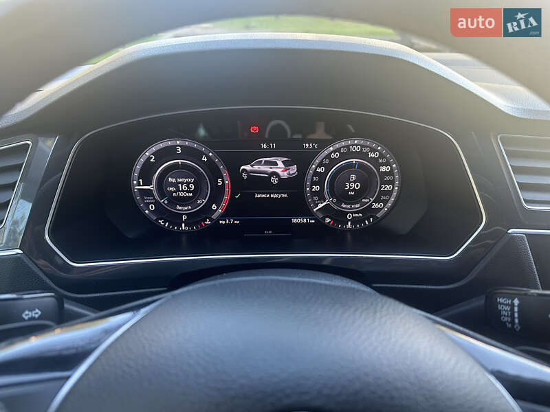 Внедорожник / Кроссовер Volkswagen Tiguan 2016 в Славуте