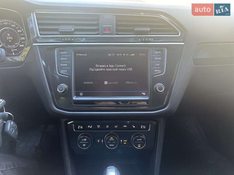 Внедорожник / Кроссовер Volkswagen Tiguan 2016 в Славуте