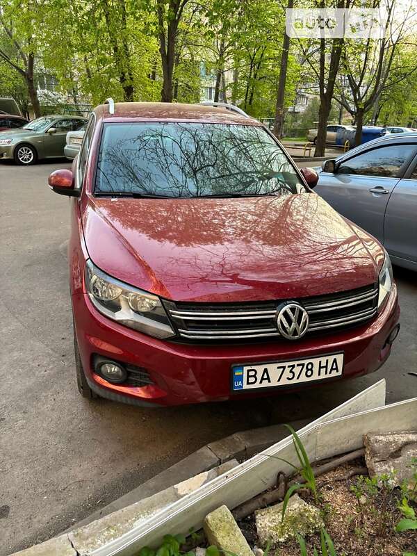 Внедорожник / Кроссовер Volkswagen Tiguan 2011 в Одессе
