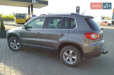 Внедорожник / Кроссовер Volkswagen Tiguan 2011 в Черновцах